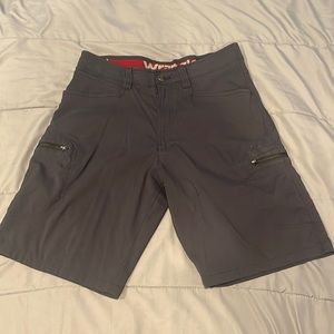 Men’s Wrangler Black Cargo Shorts